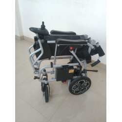 DYNAMIC DESIGN ELECTRIC WHEELCHAIR