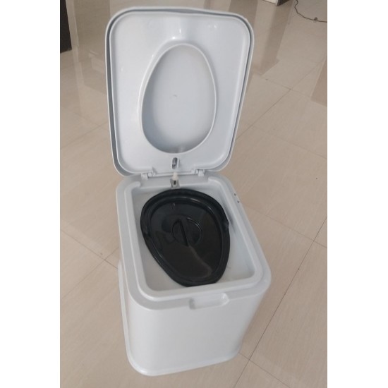 Supremo Portable Toilet (Gray)